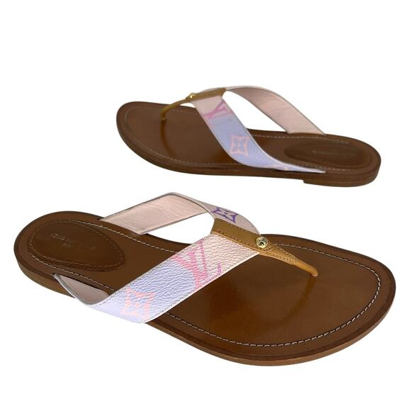 Louis Vuitton Monogram Sunny Flat Thong Sandals in Rose Clair Pink - Picture 3 of 14